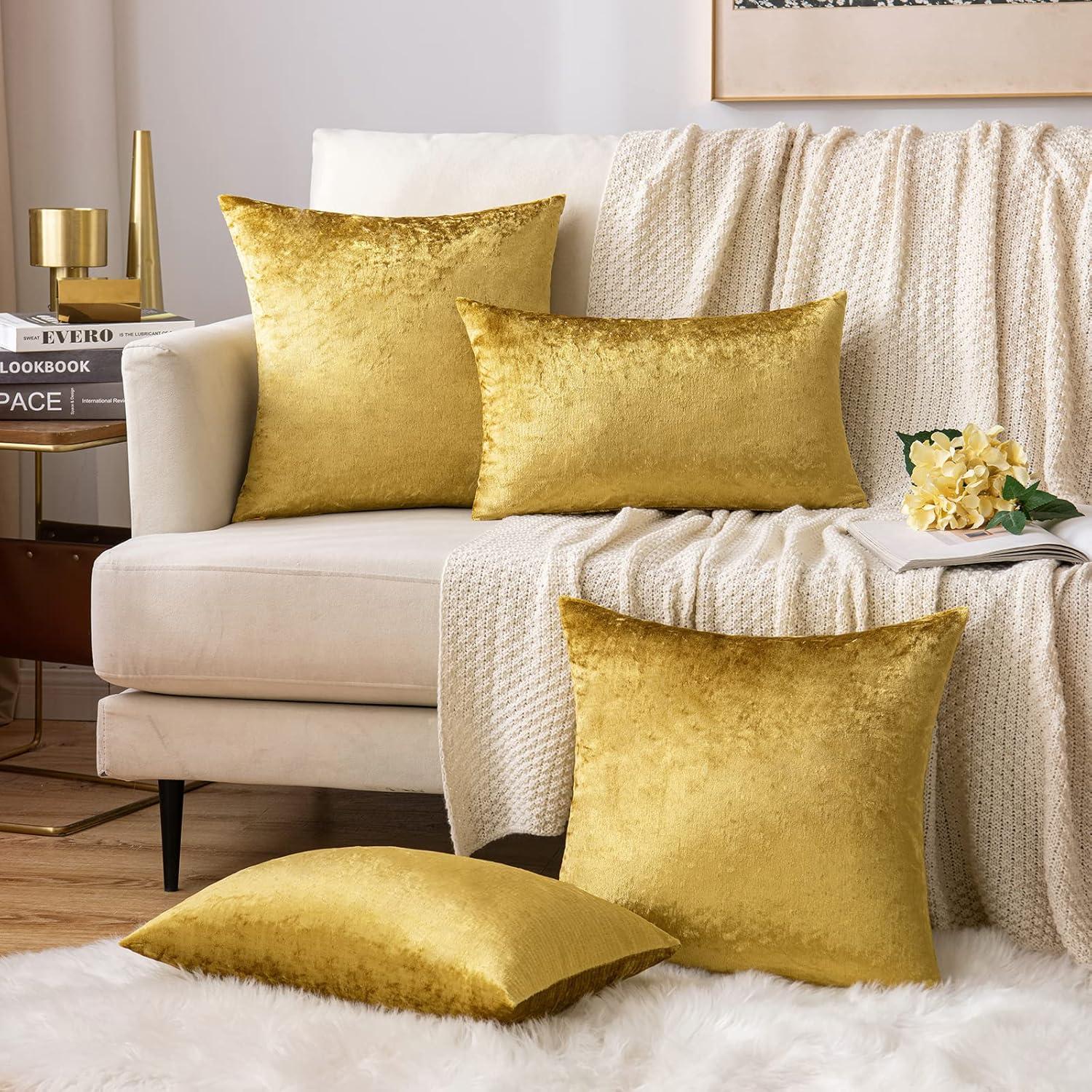 imageMIULEE Pack of 2 Velvet Soft Solid Decorative Square Throw Pillow Covers Christmas Cushion Case for Couch Sofa Bedroom Car 18x18 Inch 45x45 cm GreenGolden