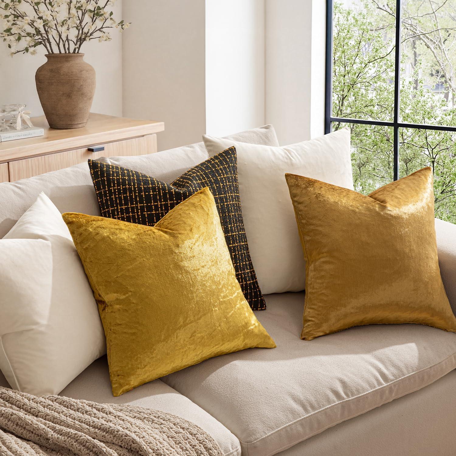 imageMIULEE Pack of 2 Velvet Soft Solid Decorative Square Throw Pillow Covers Christmas Cushion Case for Couch Sofa Bedroom Car 18x18 Inch 45x45 cm GreenGolden
