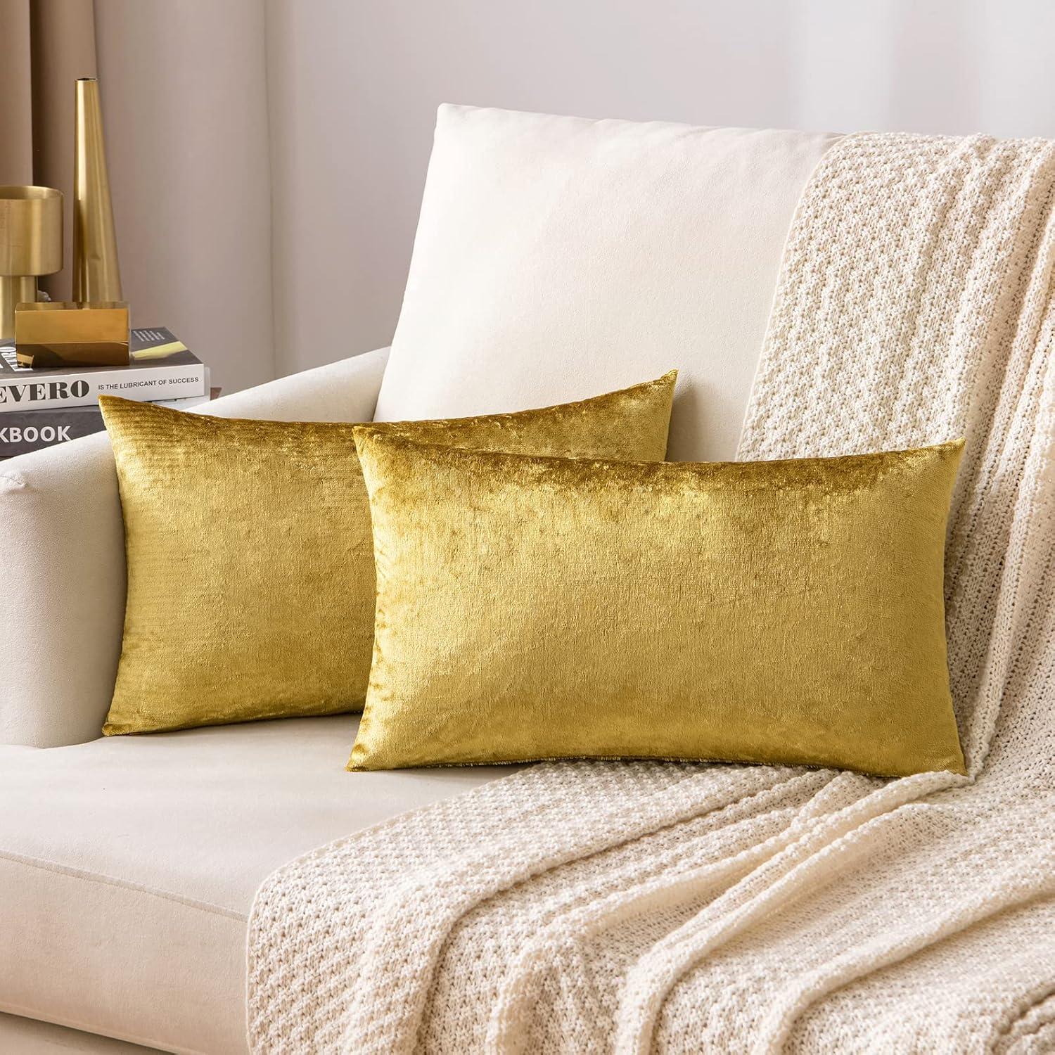 imageMIULEE Pack of 2 Velvet Soft Solid Decorative Square Throw Pillow Covers Christmas Cushion Case for Couch Sofa Bedroom Car 18x18 Inch 45x45 cm GreenGolden