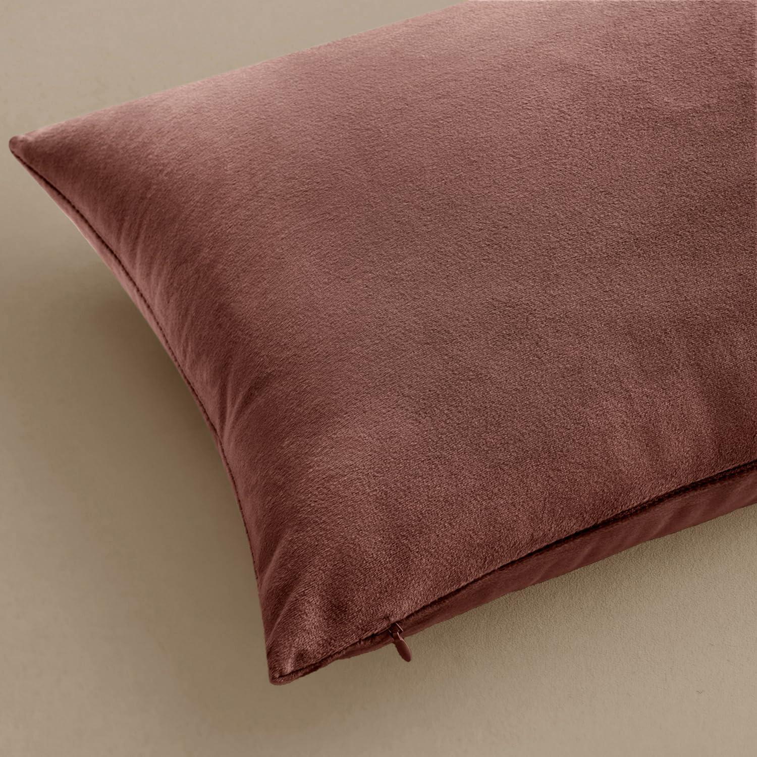imageMIULEE Pack of 2 Velvet Soft Solid Decorative Square Throw Pillow Covers Christmas Cushion Case for Couch Sofa Bedroom Car 18x18 Inch 45x45 cm GreenJam