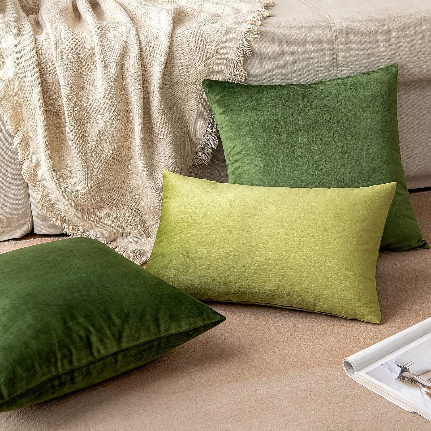 imageMIULEE Pack of 2 Velvet Soft Solid Decorative Square Throw Pillow Covers Christmas Cushion Case for Couch Sofa Bedroom Car 18x18 Inch 45x45 cm GreenMoss Green