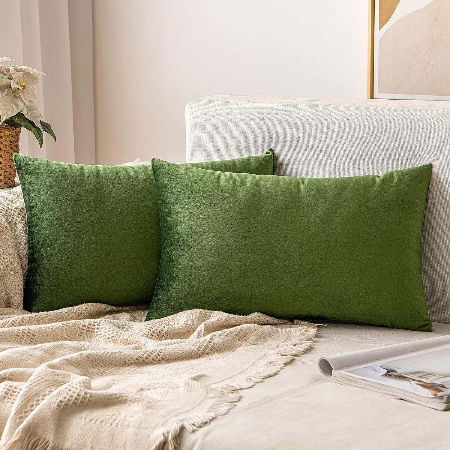 imageMIULEE Pack of 2 Velvet Soft Solid Decorative Square Throw Pillow Covers Christmas Cushion Case for Couch Sofa Bedroom Car 18x18 Inch 45x45 cm GreenMoss Green