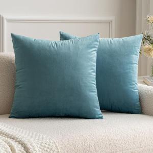 MIULEE Pack of 2 Light Green Velvet Throw Pillow Covers 18×18 Inch Soft Solid Decorative Square Set Cushion Cases for Spring Couch Sofa Bedroom