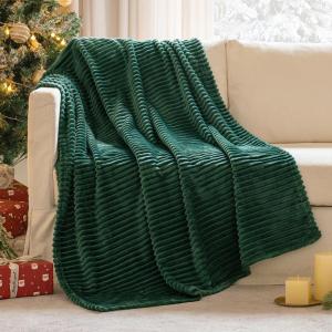 MIULEE Valentines Pink Throw Blanket 3D Ribbed Jacquard Fleece Flannel Velvet Plush Decorative Bed Blanket (Throw, 50″ x 60″) – Super Soft, Lightweight, Warm and Cozy for Couch Sofa Home Decor(Army Green)